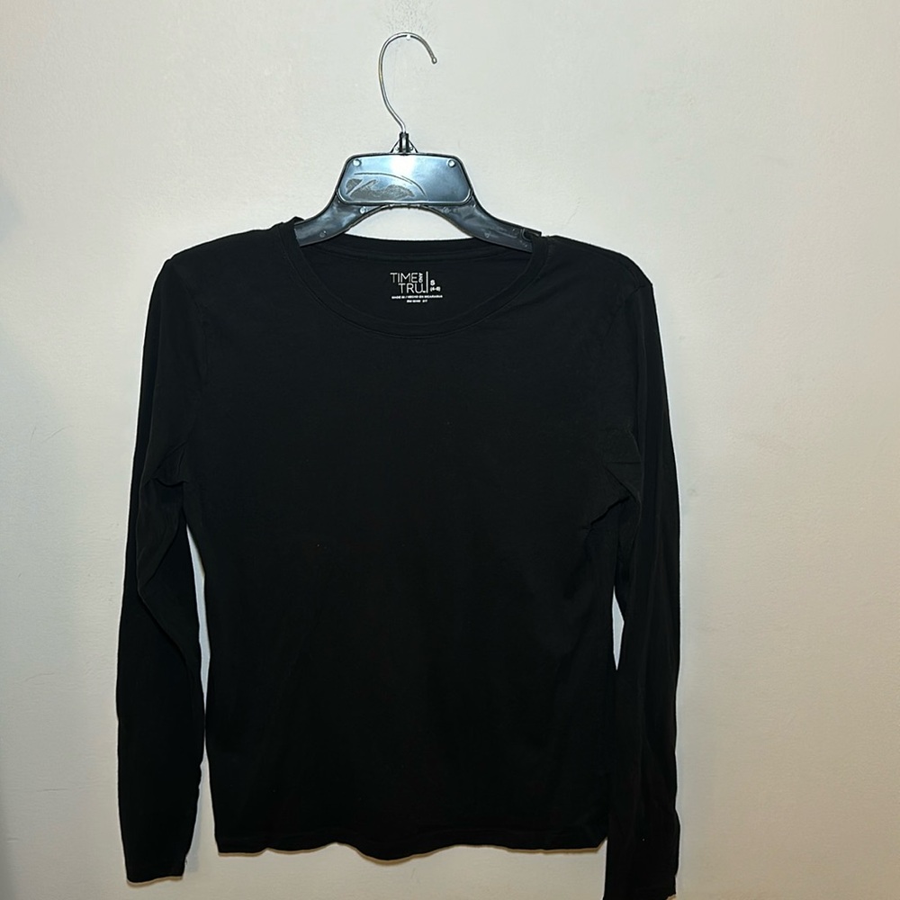 Black long sleeve T-shirt